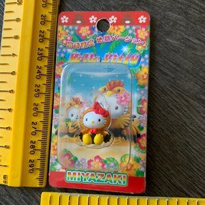 2007 HELLO KITTY MIYAZAKI CHICKEN CHARM
